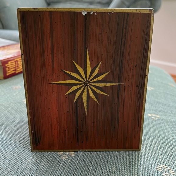 THE PYRAMID COLLECTION METAL TISSUE BOX - Picture 7 of 7